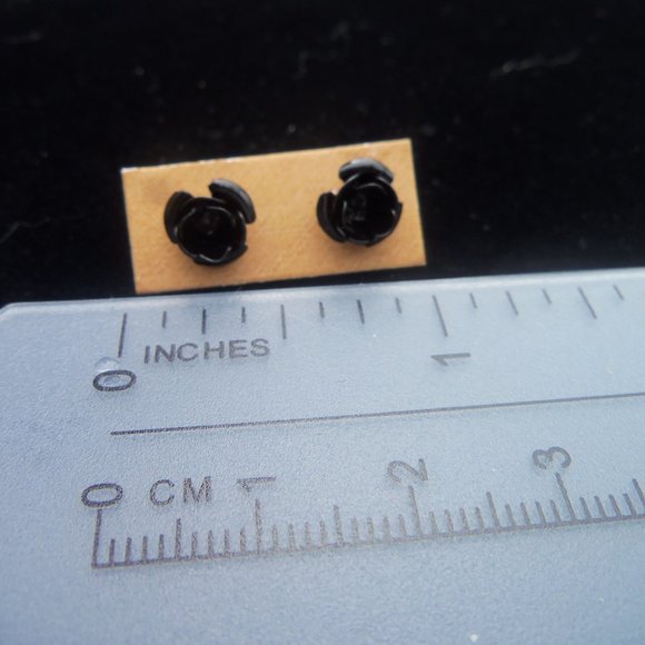Jewelry - Black Flower Pierced Earrings